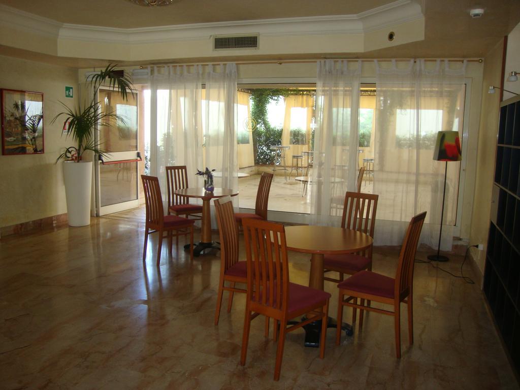 Park Hotel Roma Cassia Kültér fotó